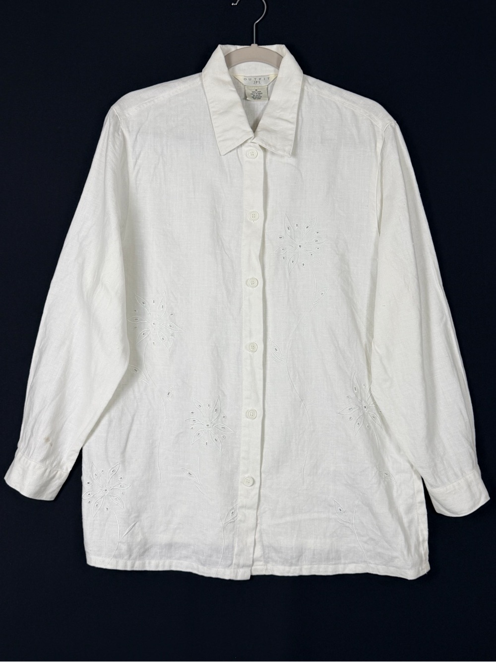 Outfit JPR White Linen Button-Up Shirt eyelet embroidered floral design Baggy